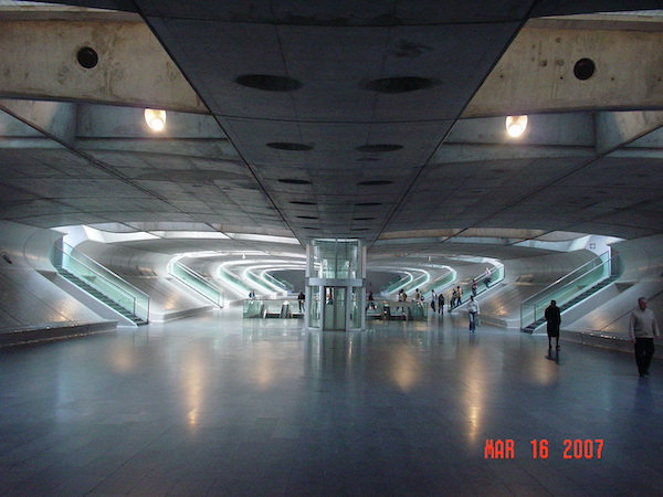 003 ｵﾘｴﾝﾃ駅 Santiago Calatrava 2 大畠稜司建築設計事務所 千葉県松戸市一級建築設計事務所